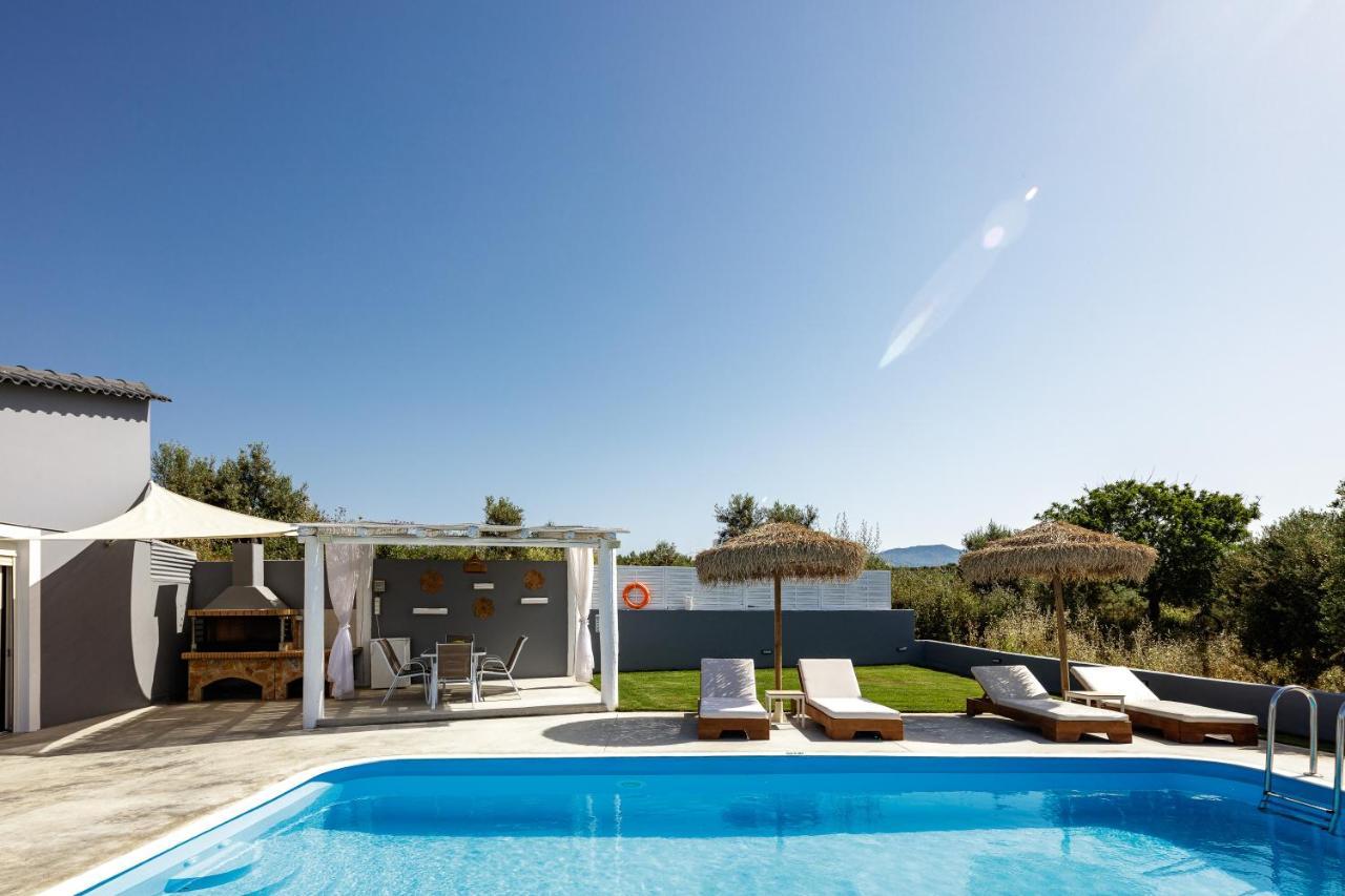 Gramvella Resort Adelianos Kampos Exterior photo