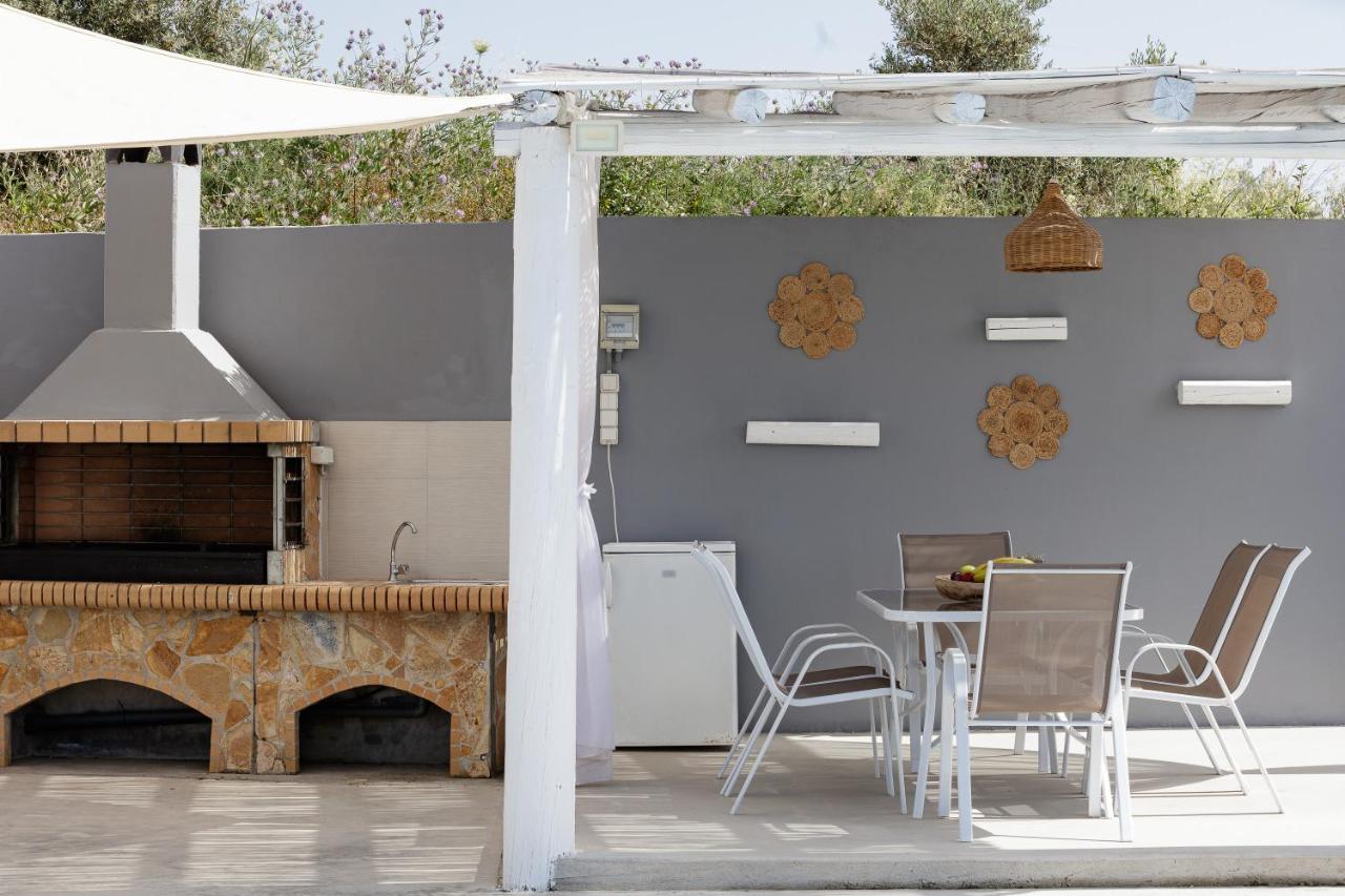 Gramvella Resort Adelianos Kampos Exterior photo