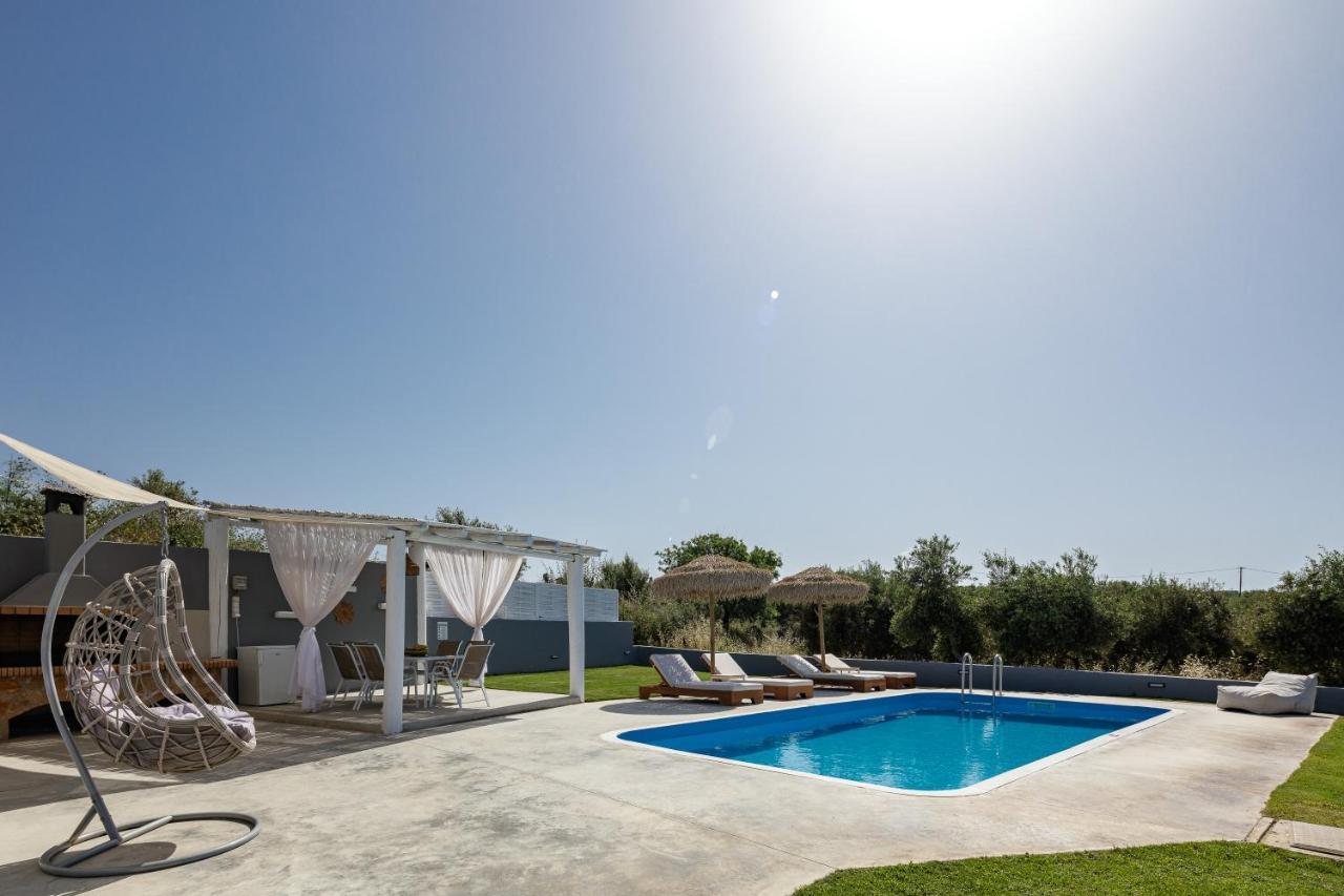 Gramvella Resort Adelianos Kampos Exterior photo