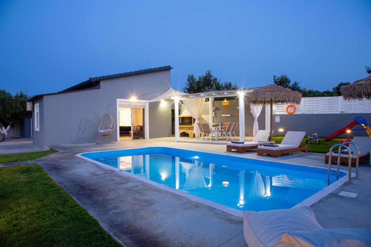 Gramvella Resort Adelianos Kampos Exterior photo